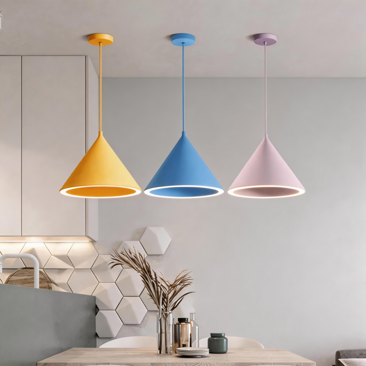 Aria Trichterförmige bunte LED-Pendelleuchte