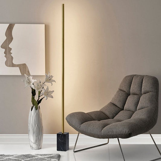 Lampada da terra lineare minimalista Edge, Nero/Oro, Metallo/Marmo