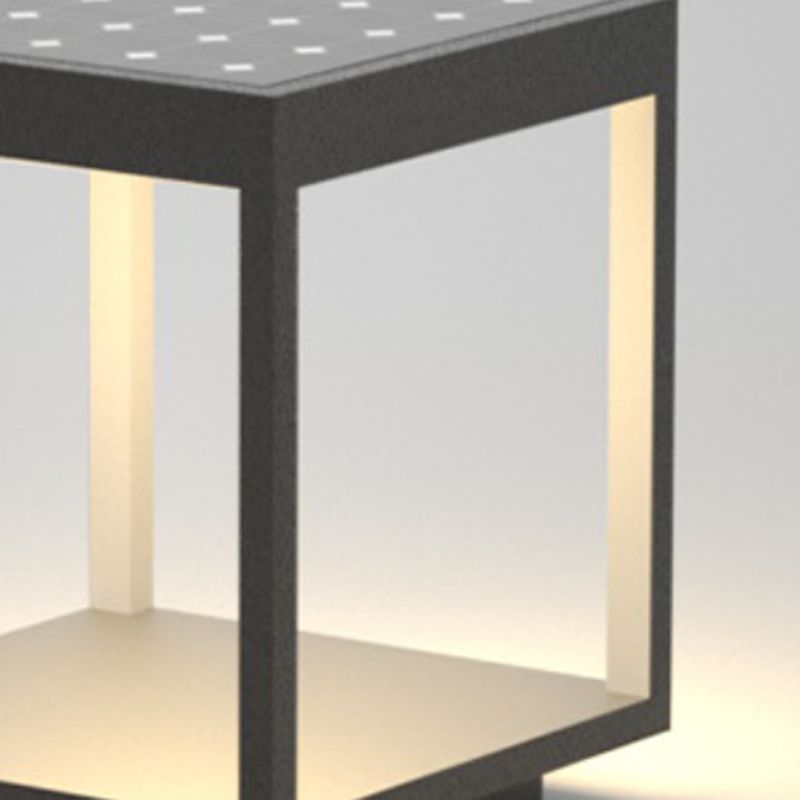 Ray Moderner rechteckiger LED-Außenlichtmast aus Metall