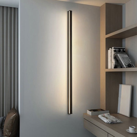 Arisha minimalistische schwarze Bar-Spiegelfront-Wandleuchte, Metall/