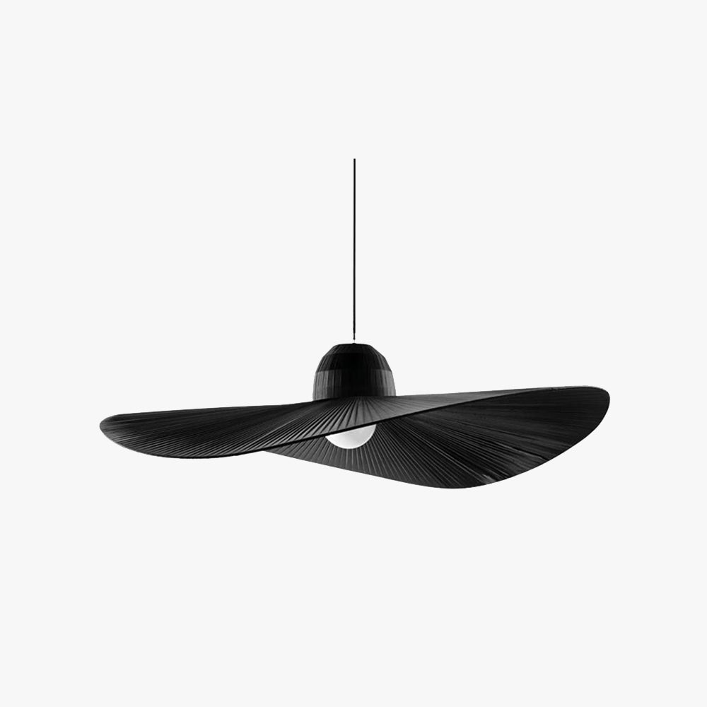 Moderne, gewebte Pendelleuchte aus Metall/Stoff in Hutform mit breiter Krempe, Ritta, Schwarz/Weiß