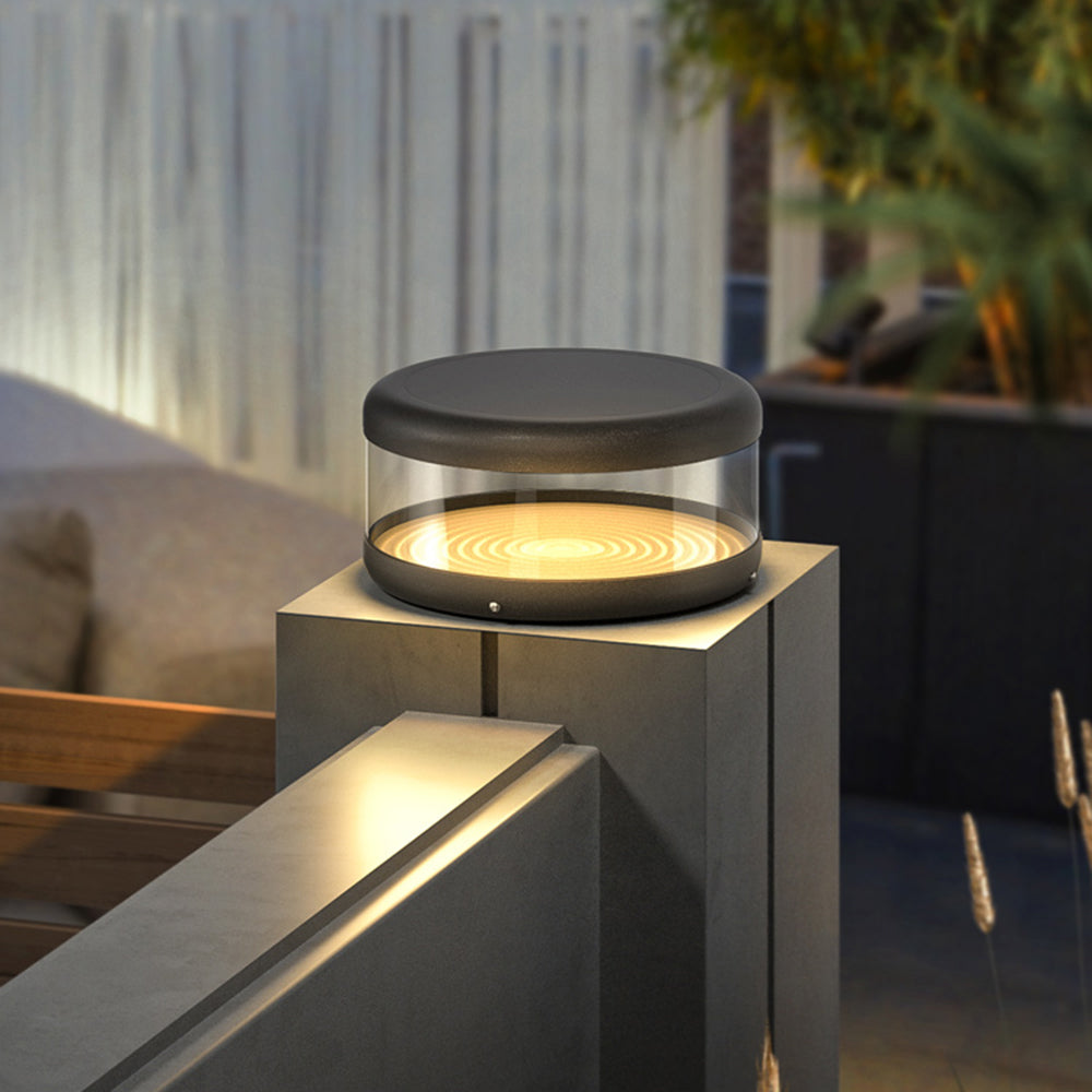Ray moderne cilinder metalen zonnelamp buiten, warm licht