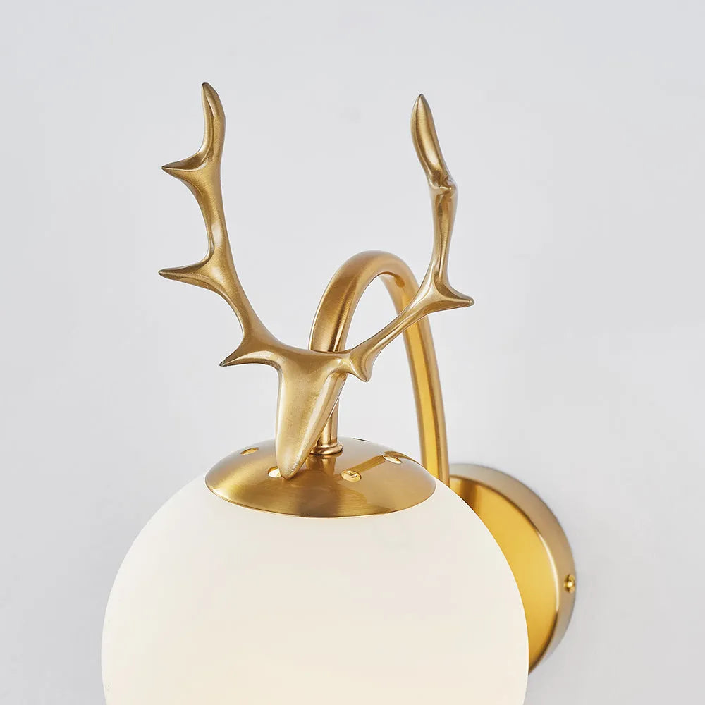 Valentina Moderne Art-Deco-Hirsch-Nachttisch-Wandlampe, Schwarz/Gold