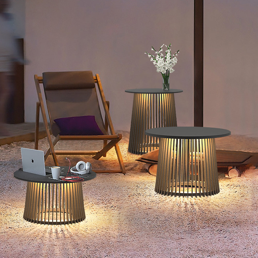 Ray Table Metal Lampe de sol rechargeable/solaire en métal et extérieur