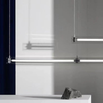 Lampe à suspension linéaire minimaliste en métal Arisha, blanc