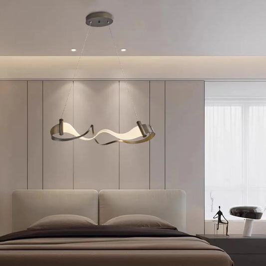 Arisha metalen gouden hanglamp, golvende vorm