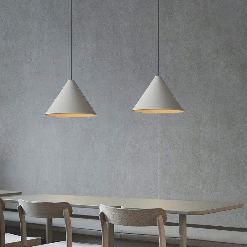 Arisha – suspension minimaliste en métal, cône, gris