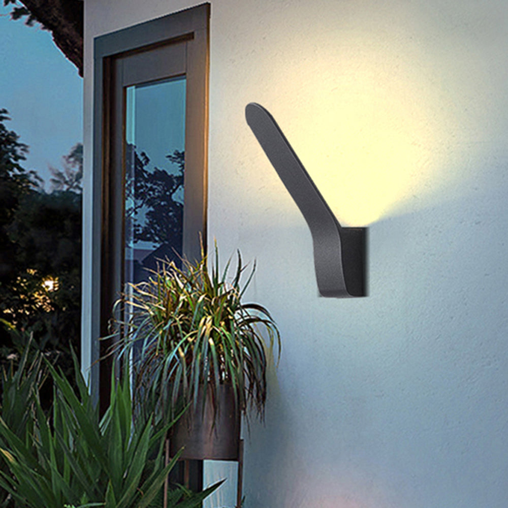 Ray Minimalist Tilt Linear Metall-Außenwandleuchte, Schwarz