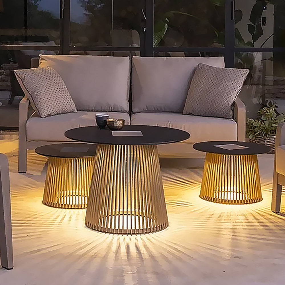 Ray Table Metal Lampe de sol rechargeable/solaire en métal et extérieur
