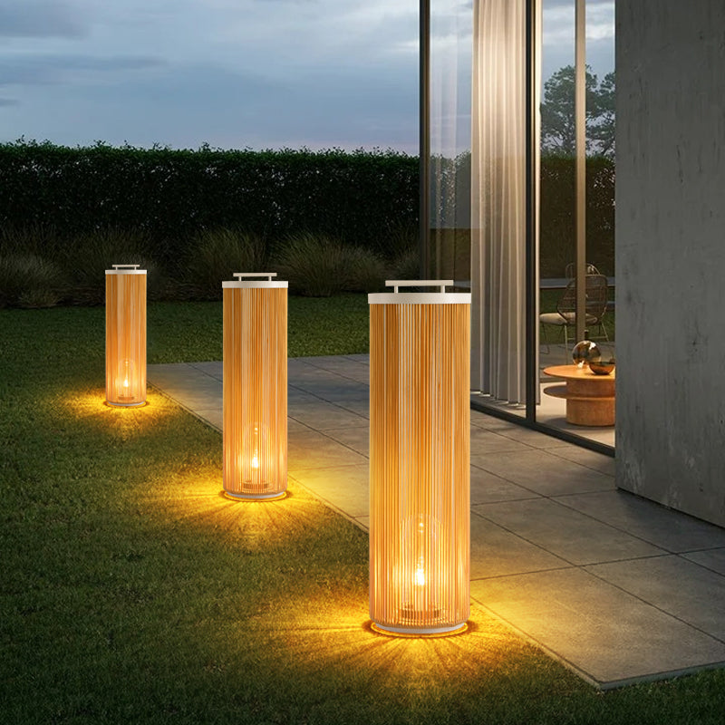Lampadaire Ray Retro en métal/rotin, câblé/solaire/LED, extérieur