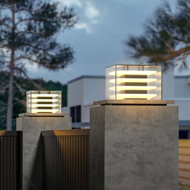 Ray Moderne rechteckige Solar-Außenlampe aus Metall, Schwarz