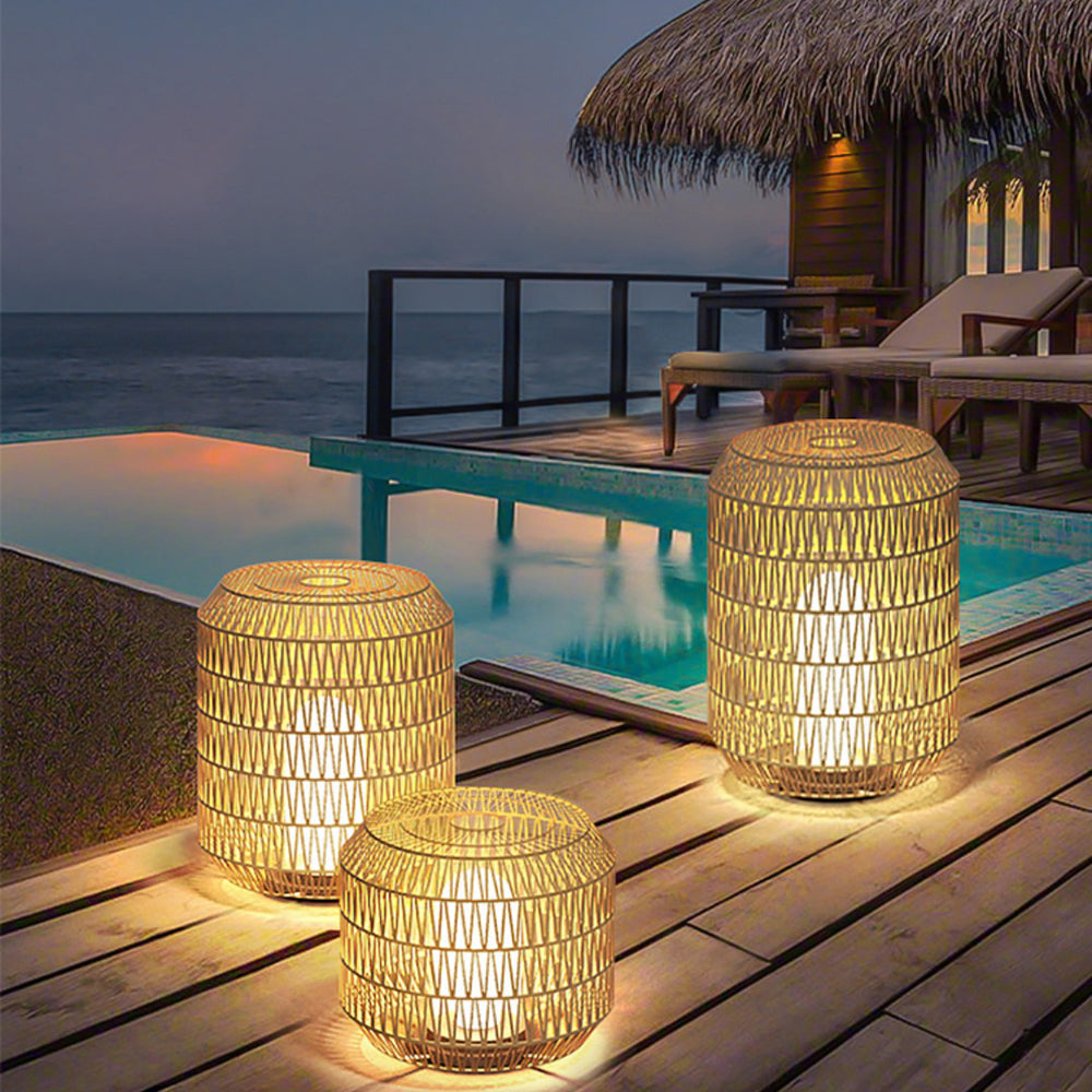 Ray Vintage Lantern Rattan Stehlampe, Festverdrahtet/Solar, Beige
