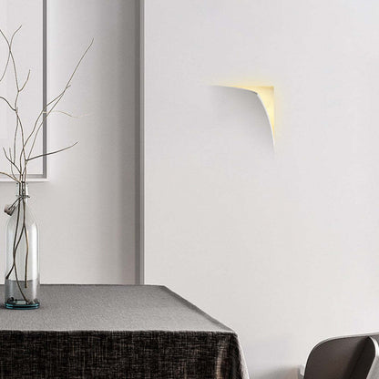 Aria Modern Recessed Metal/Plaster LED Wall Lamp, White