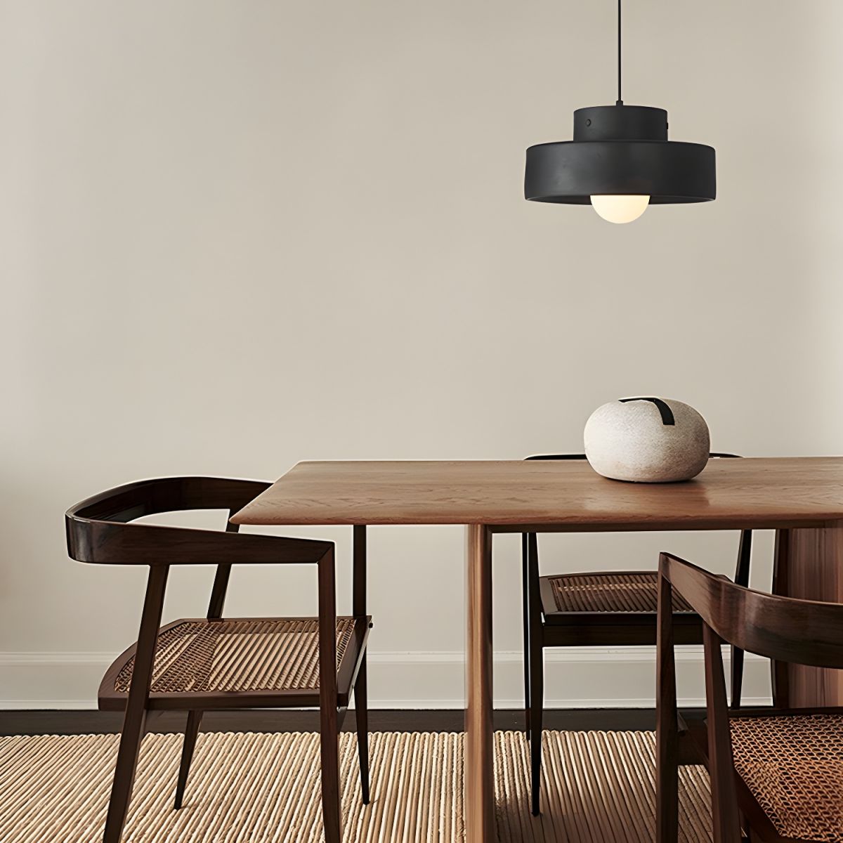 Lampe à suspension moderne en métal Arisha avec longueur de suspension réglable