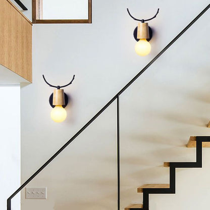 Muto Moderne Wandleuchte aus Geweihholz/Glas, Schlafzimmer/Badezimmer