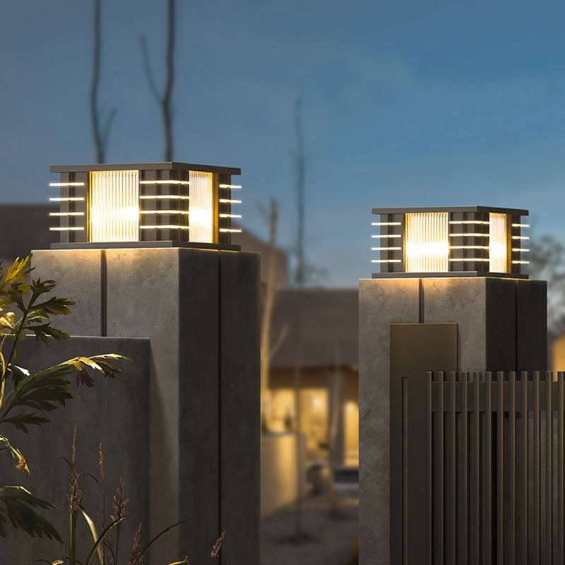 Ray Moderne quadratische Solar-Stehlampen aus Metall und Glas für den Außenbereich, Schwarz
