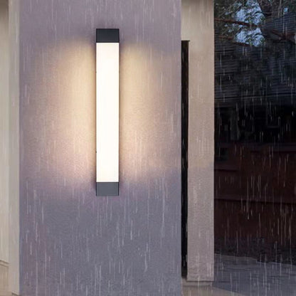 Ray Minimalistische lineare Außenwandleuchte aus Metall, Schwarz
