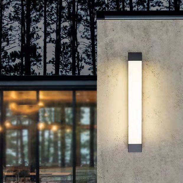 Ray Minimalistische lineare Außenwandleuchte aus Metall, Schwarz
