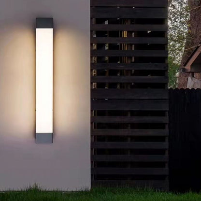 Ray Minimalistische lineare Außenwandleuchte aus Metall, Schwarz