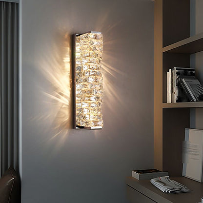 Applique murale rectangulaire moderne Kristy en métal et cristal avec LED