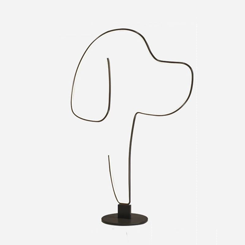 Moderne lineare Metall-Stehlampe „Edge Cat/Dog“.