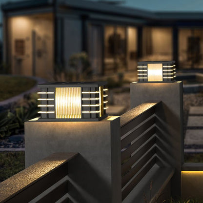 Ray Moderne quadratische Solar-Stehlampen aus Metall und Glas für den Außenbereich, Schwarz