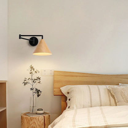 Muto kegelvormige verstelbare wandlamp, metaal/hout, slaapkamer
