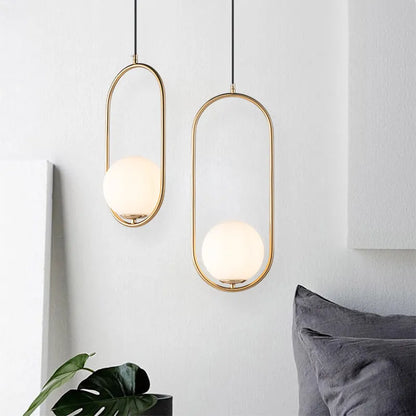 Lampe à suspension globe ovale minimaliste à cadre doré et noir Valentina