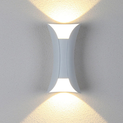 Noxel Curved Outdoor Wall Mounted Led Lamp