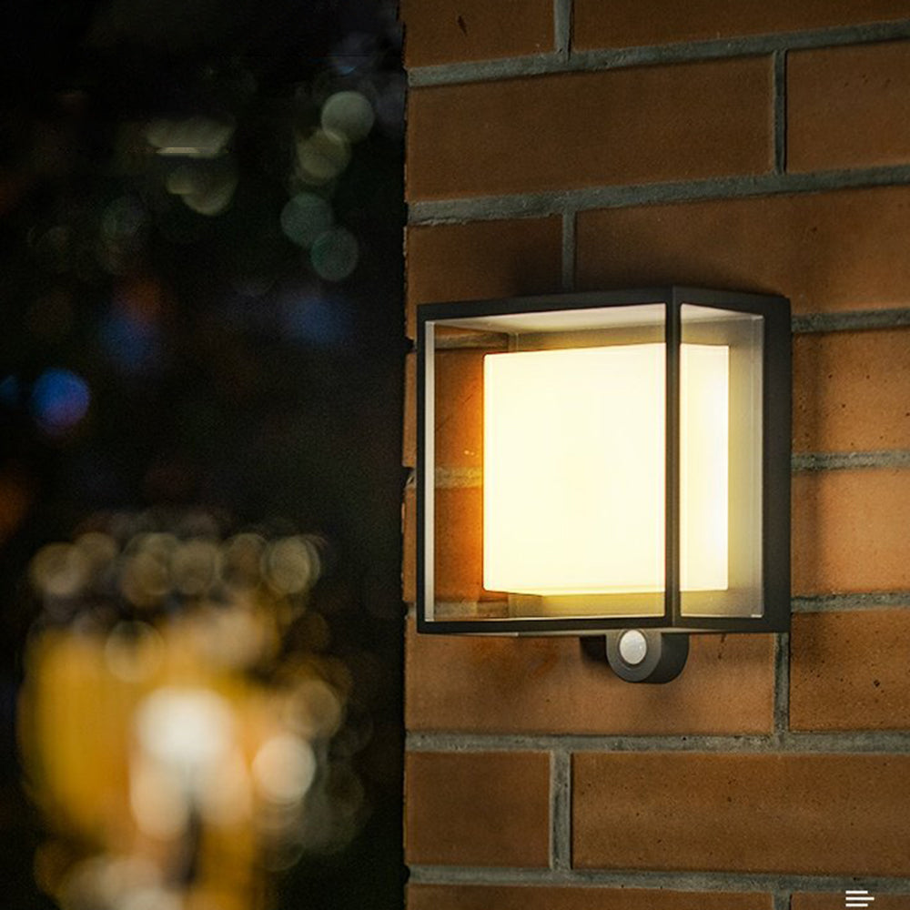 Moderne rechteckige solarbetriebene Sensor-Außenwandleuchte Ray, Schwarz