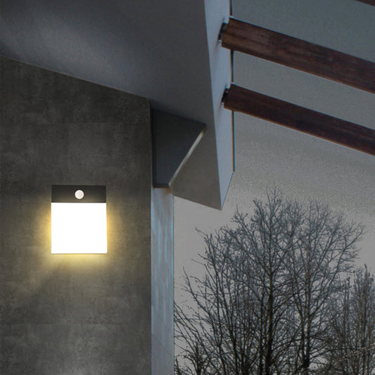 Ray Modern Sensor Rechteckige Außenwandleuchte aus Metall, Schwarz/Weiß