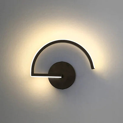 Applique murale minimaliste linéaire semi-circulaire en métal Arisha