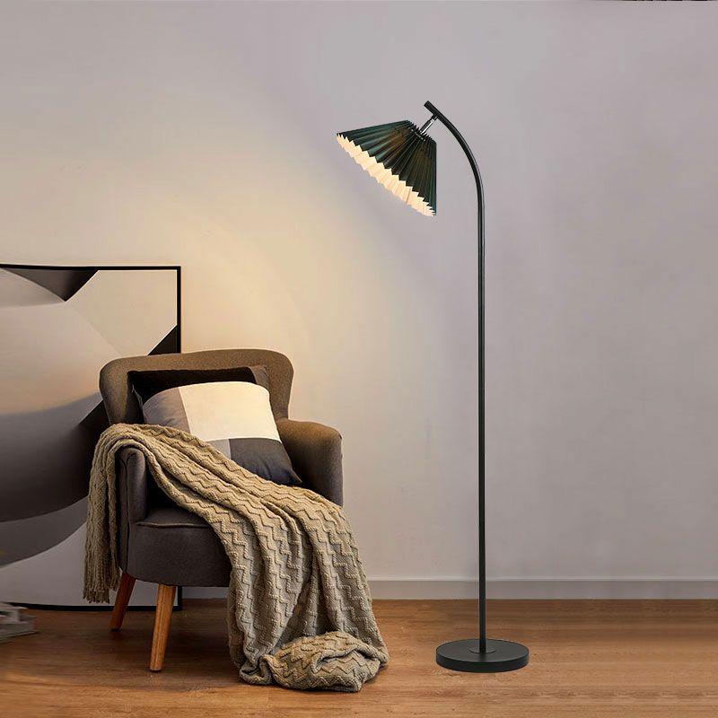 Moderne Arc-Stehlampe aus plissiertem Metallgewebe von Ozawa, 3 Farben