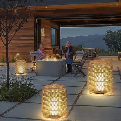 Ray Vintage Lantern Rattan Stehlampe, Festverdrahtet/Solar, Beige