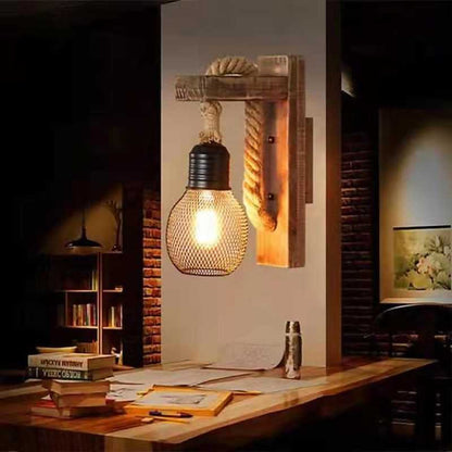 Silva Massivholz-Wandleuchte für Flur und Wohnzimmer