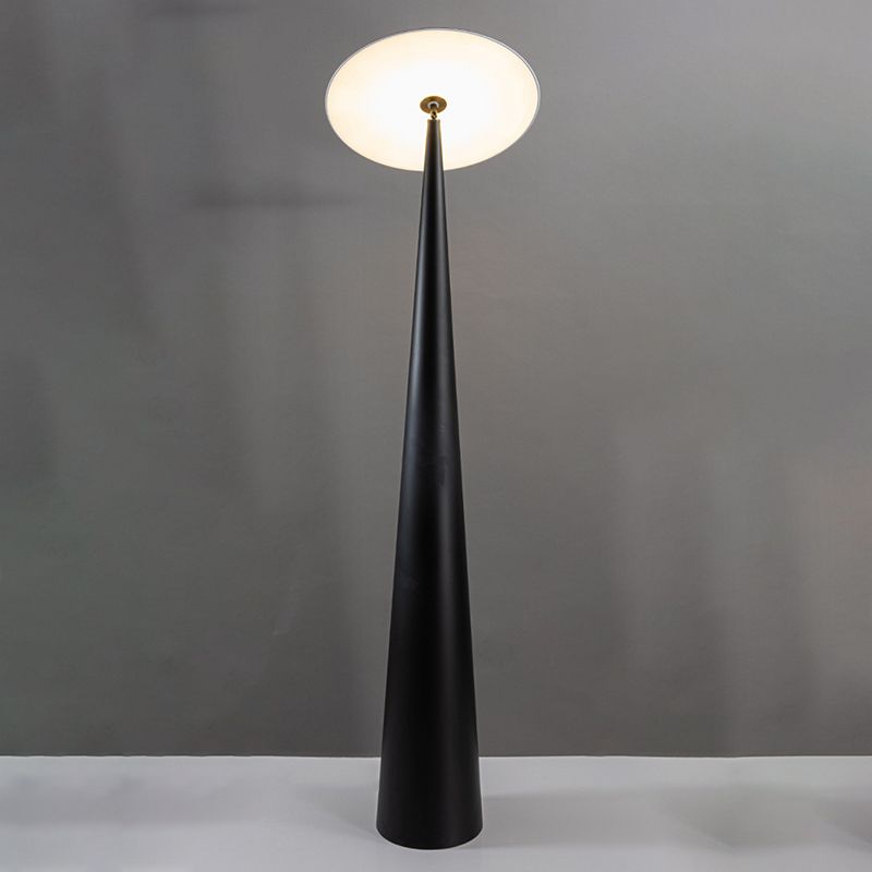 Salgado Moderne untertassenförmige Metall-Stehlampe, Schwarz