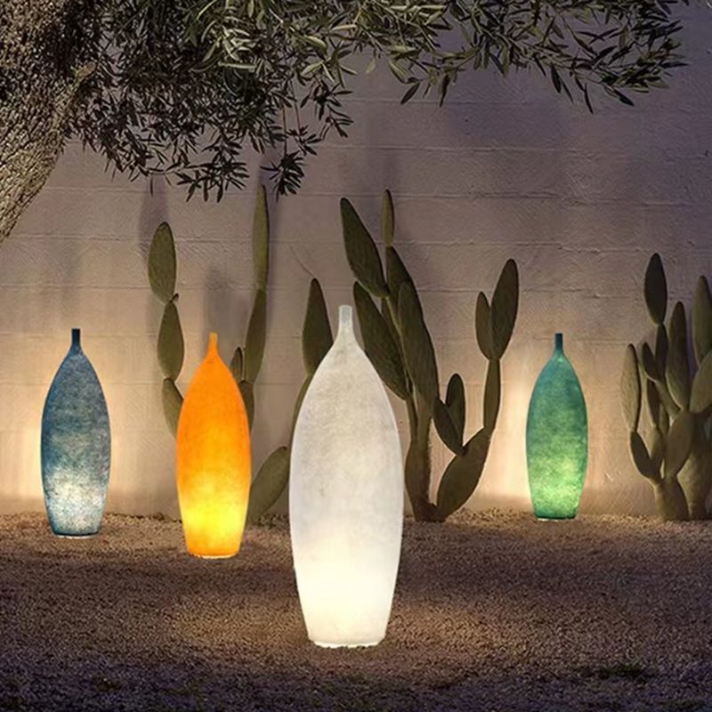 Lampadaire en résine Creative Bottle de Byers, multicolore, pour hôtel