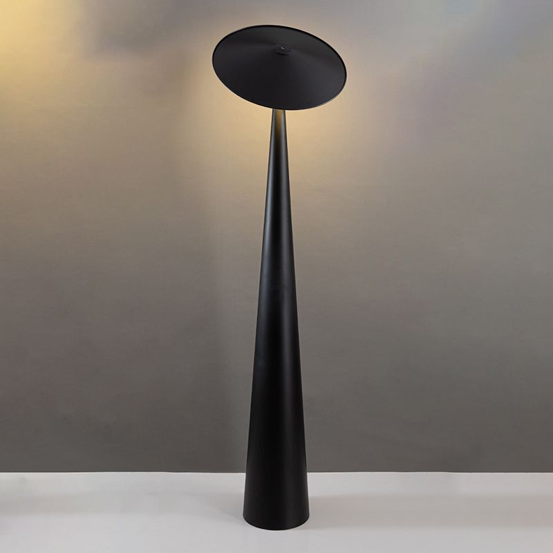 Salgado Moderne untertassenförmige Metall-Stehlampe, Schwarz