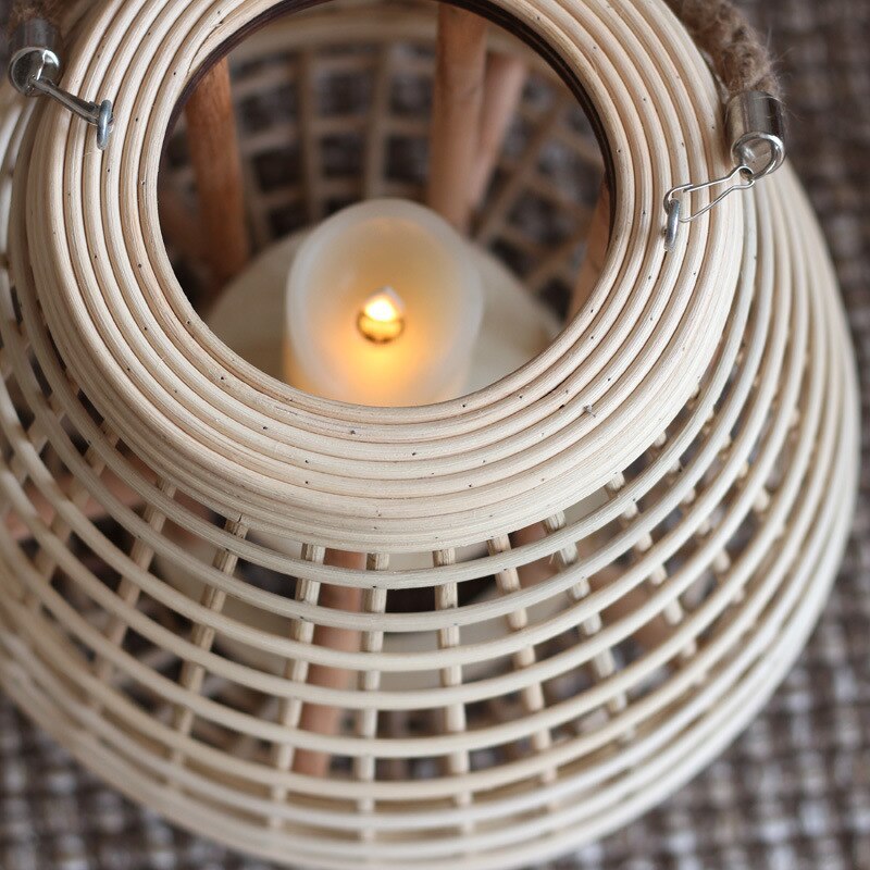 Ritta Stehlampe, Holz und Rattan