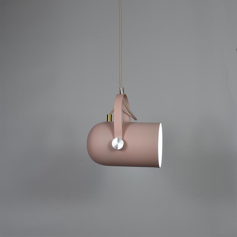 Lampe suspendue moderne Aira, angle réglable