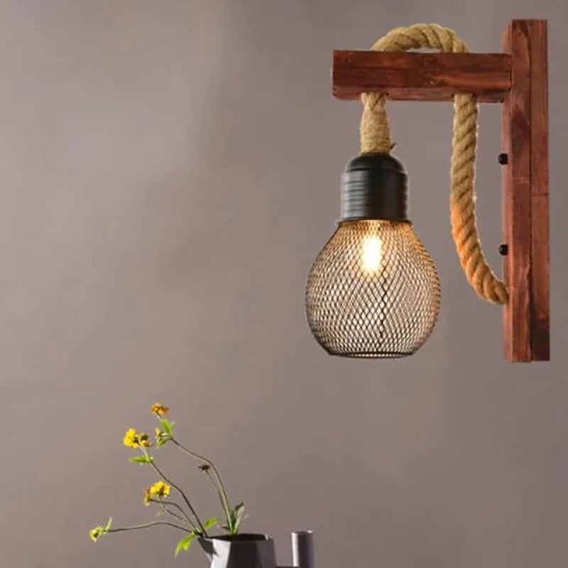 Silva Massivholz-Wandleuchte für Flur und Wohnzimmer