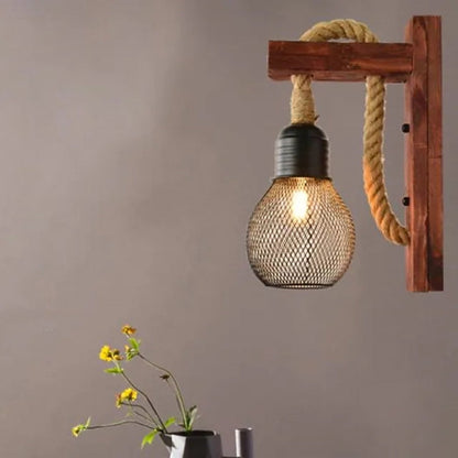 Silva Massivholz-Wandleuchte für Flur und Wohnzimmer