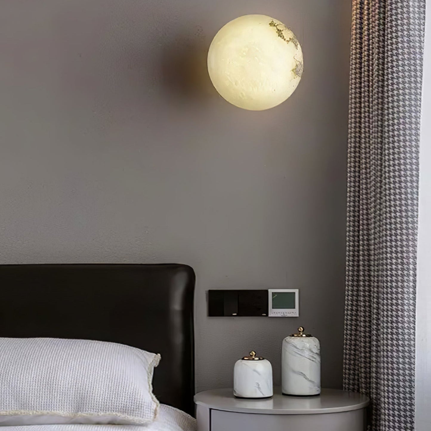 Lynq Alabaster Mini Orb Wall Lamp