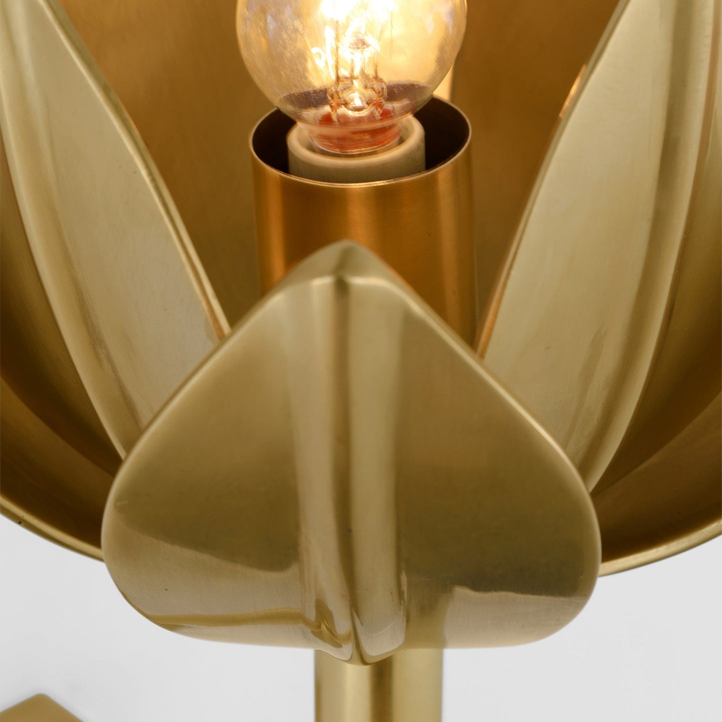 Quina Wall Lamp Flower