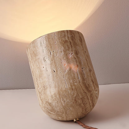 Lampe de table conique en travertin Mysilarae