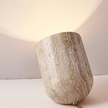 Lampe de table conique en travertin Mysilarae
