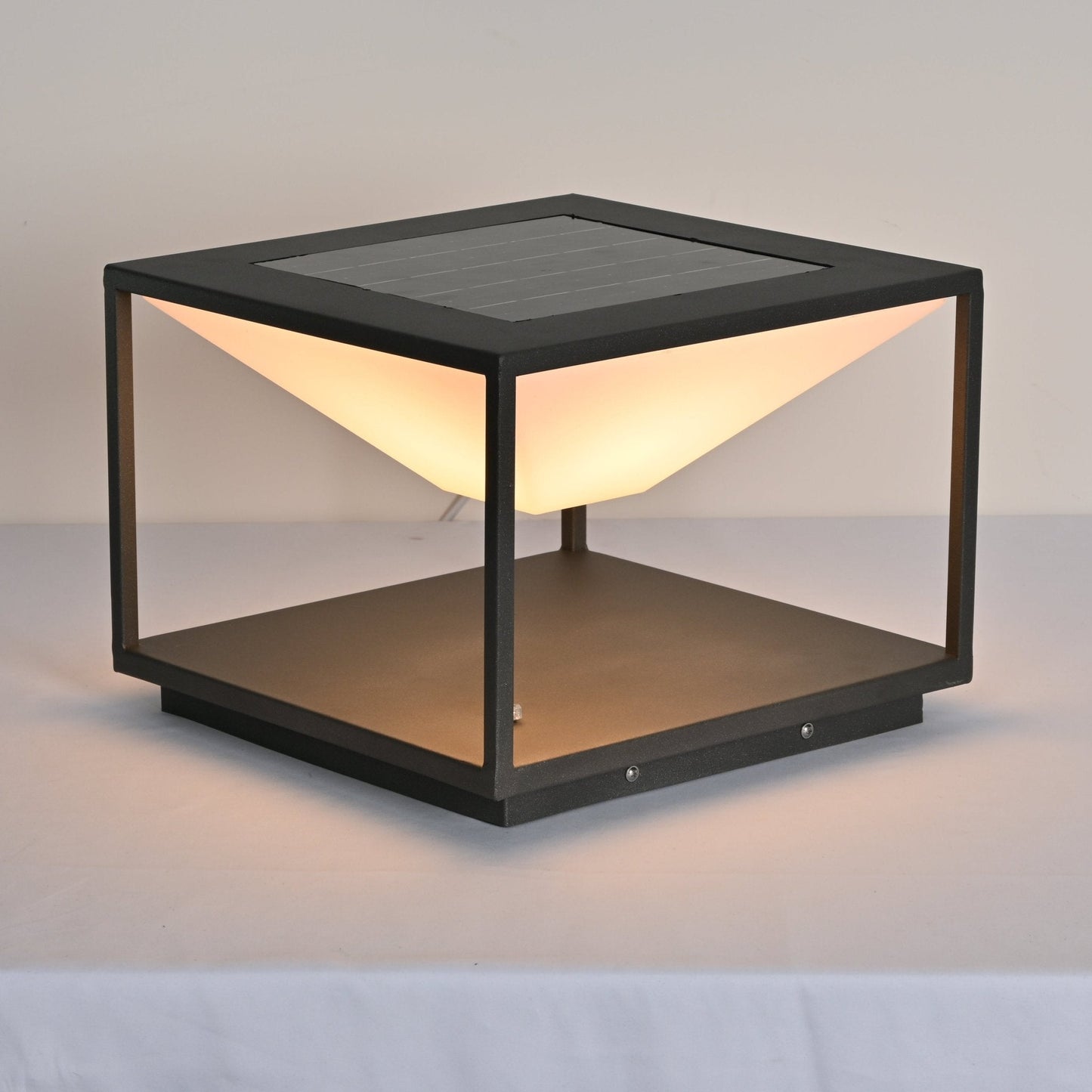 Ray Geo Frame Solar Outdoor Light
