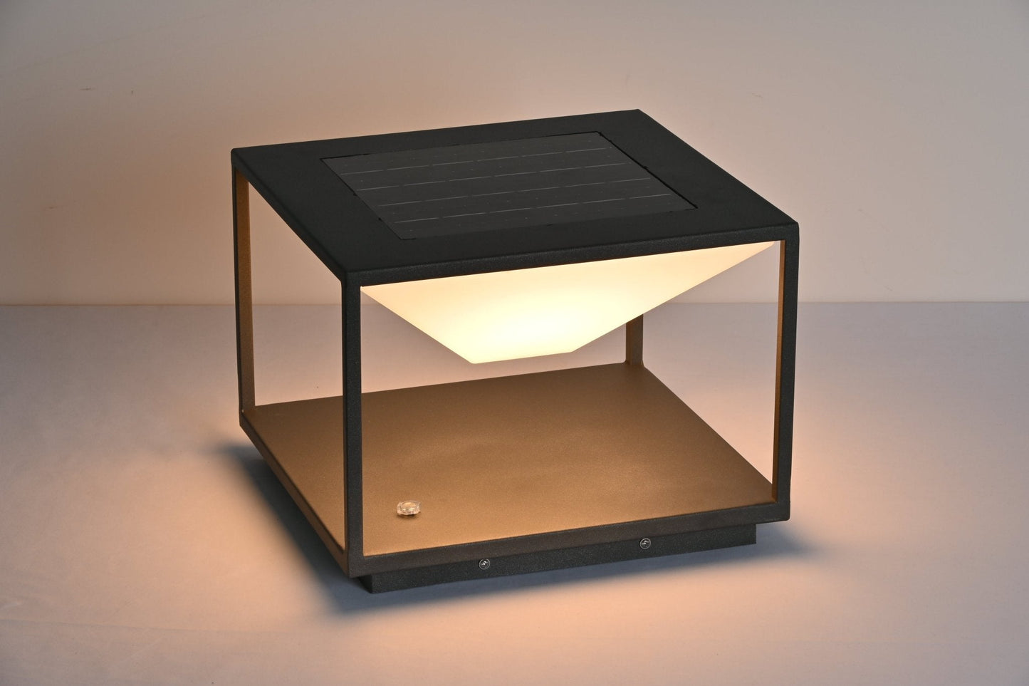 Ray Geo Frame Solar Outdoor Light