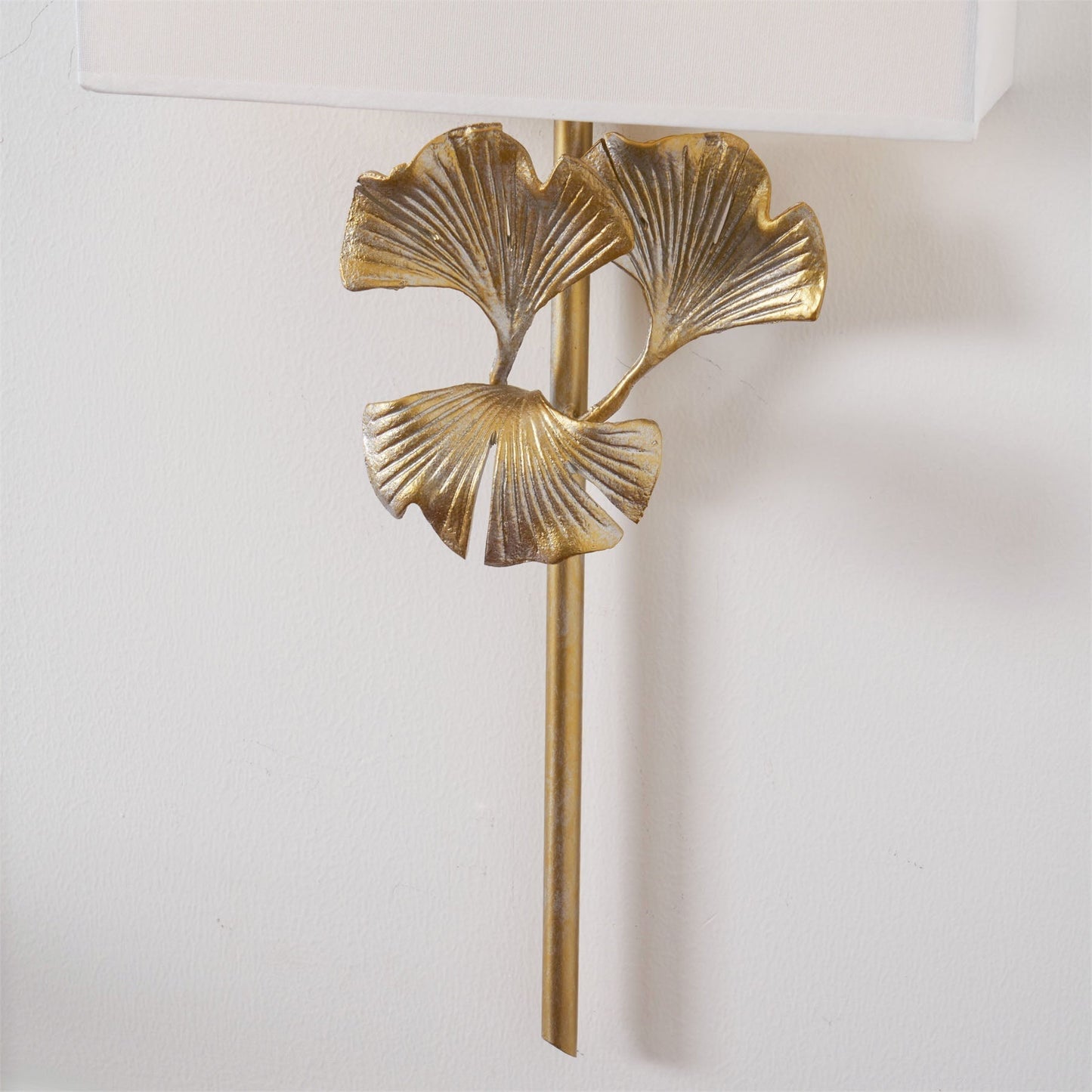 Daisy Wall Lamp Ginkgo Leaf