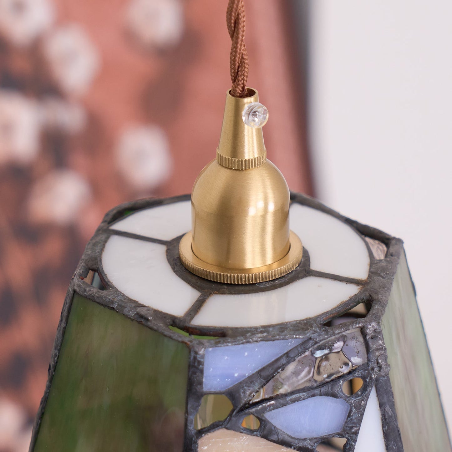 Suspension en vitrail de style Tiffany Mavine